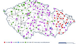 Letošní vedra přepsala rekordy už na více než třech čtvrtinách stanic